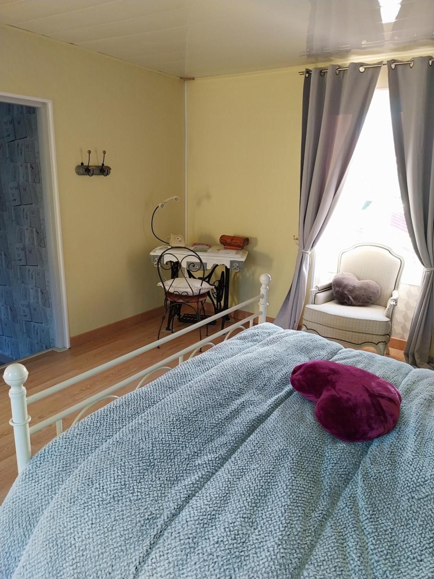 Chambre D Hote Les Frangins Avrille  Экстерьер фото