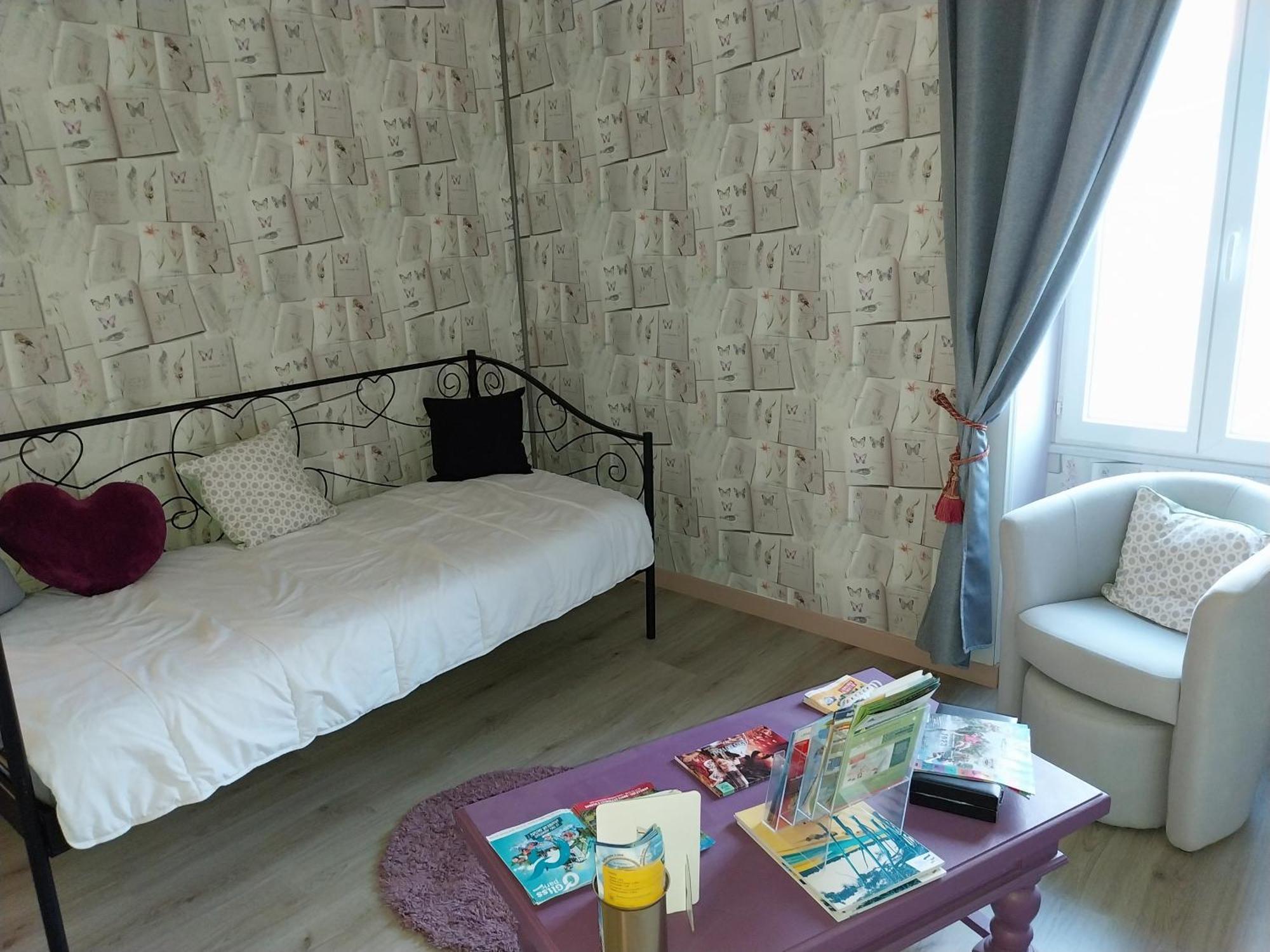 Chambre D Hote Les Frangins Avrille  Экстерьер фото